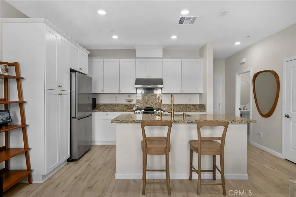 14548 Sienna Place, Eastvale, California 92880 home-pic-9